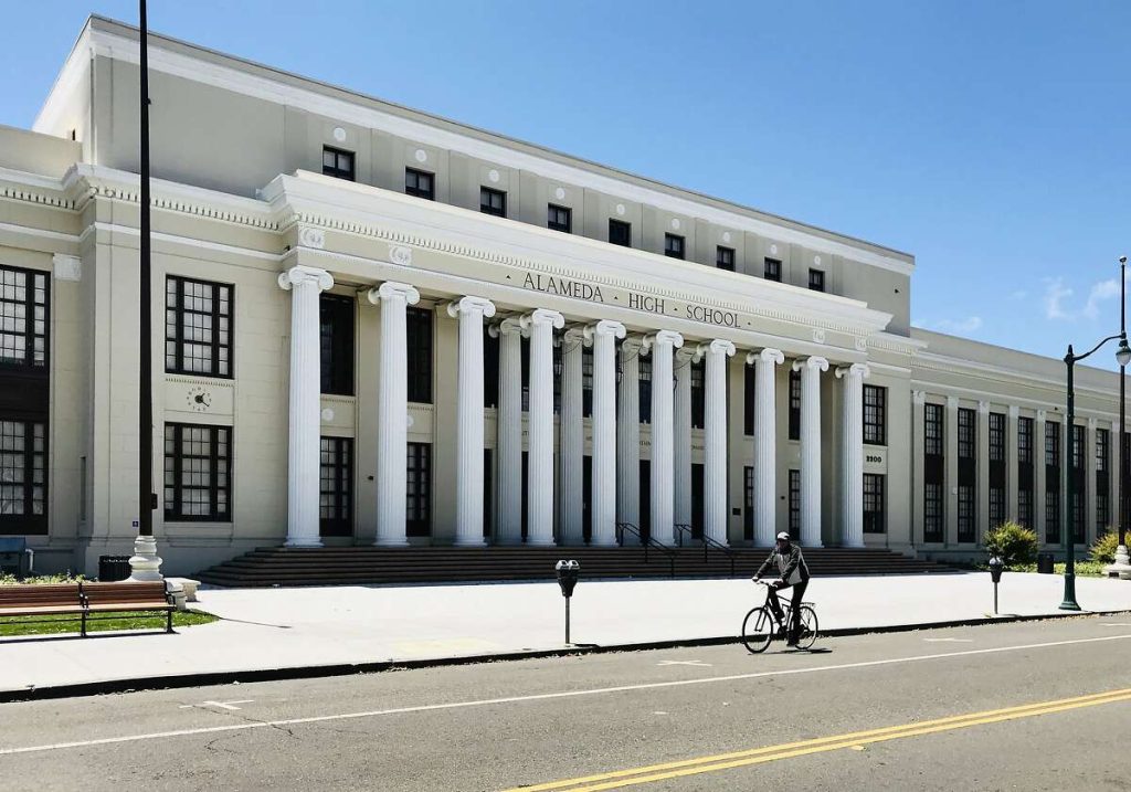 Trường THPT Alameda Unified School District, Mỹ 2024